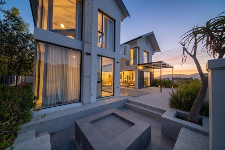 To Let 4 Bedroom Property for Rent in Val De Vie Estate Western Cape